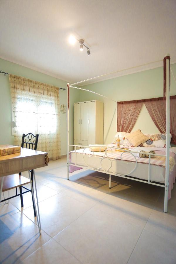 Goldtown House Chrysoupolis